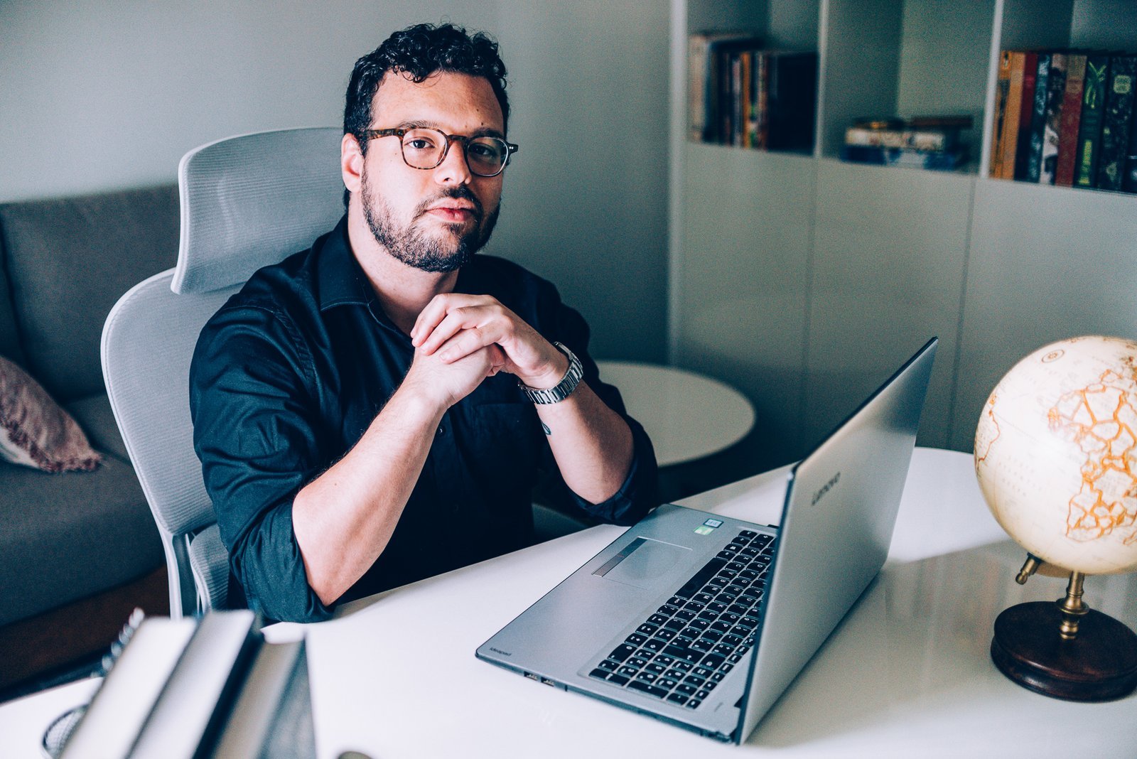Matheus Placidino em seu consultório